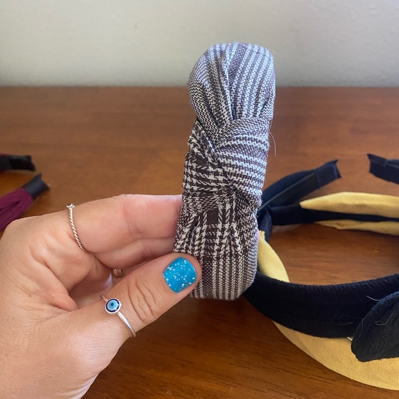 4 pack TOP KNOT headbands NWOT + large claw clip - Picture 4 of 10